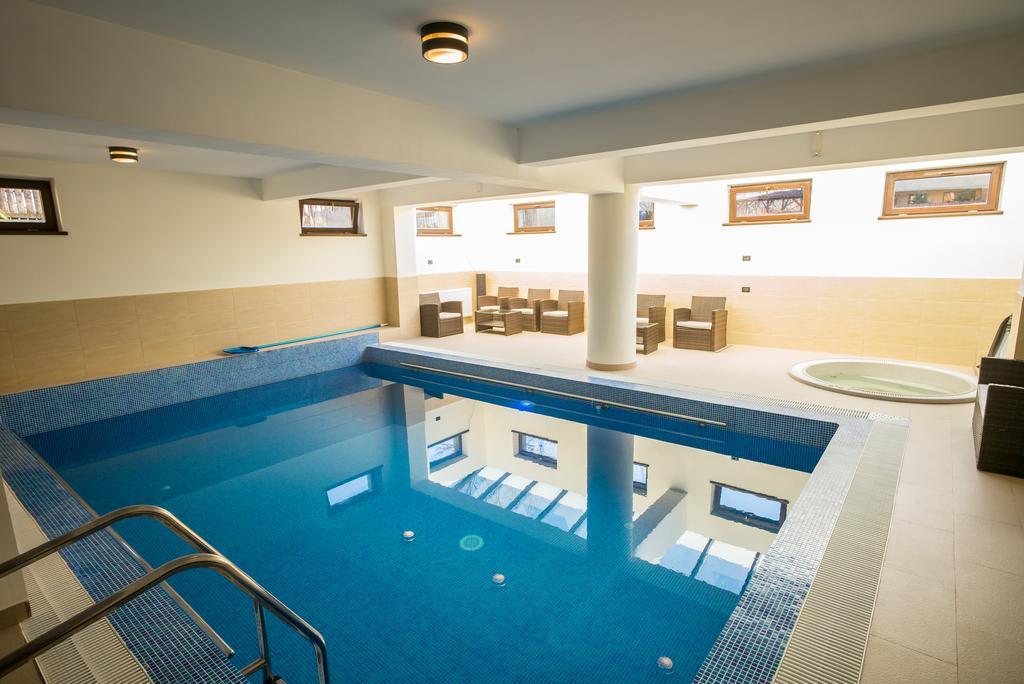 Pensiunea Royal Spa Piatra Neamţ Екстериор снимка