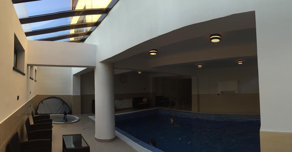 Pensiunea Royal Spa Piatra Neamţ Екстериор снимка