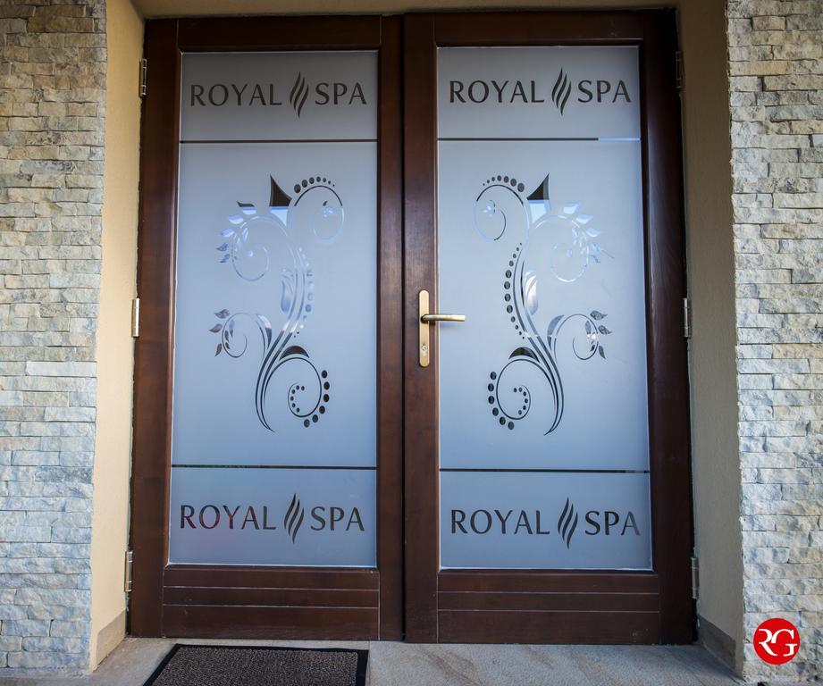 Pensiunea Royal Spa Piatra Neamţ Стая снимка
