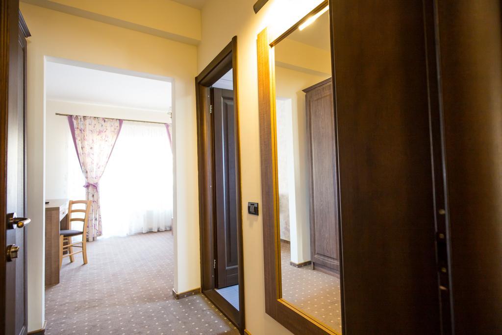 Pensiunea Royal Spa Piatra Neamţ Стая снимка
