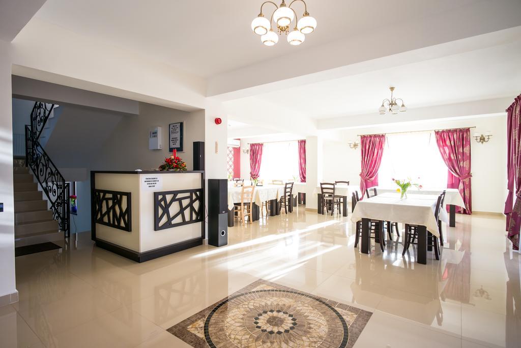 Pensiunea Royal Spa Piatra Neamţ Екстериор снимка