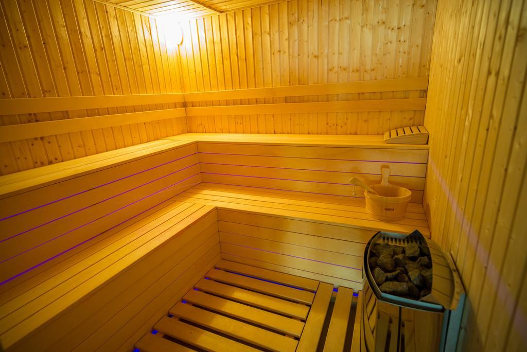Pensiunea Royal Spa Piatra Neamţ Екстериор снимка
